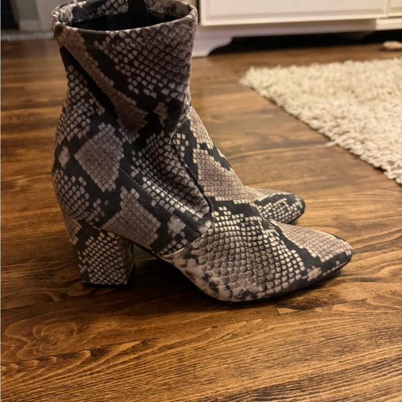 Steve Madden Snake Skin Boots - Picture 5 of 8